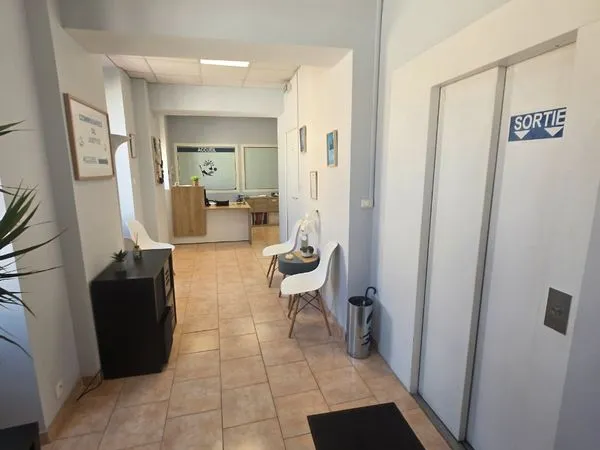 Locaux professionnels/ bureaux