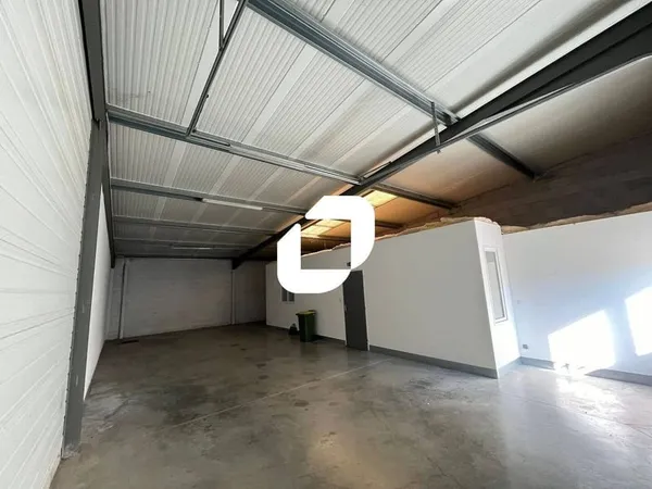 Local d'activité 150 m²