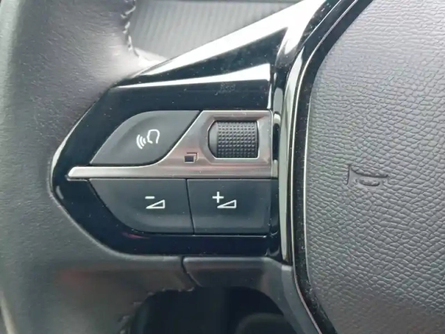 Peugeot 208 electrique 50 kwh 136ch — photo 16
