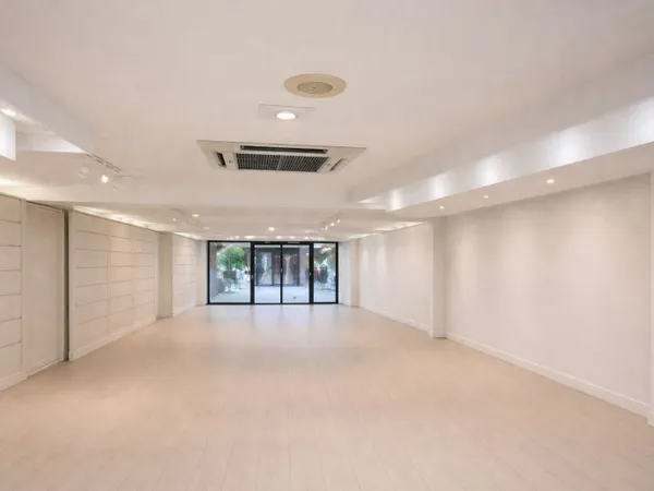 Local commercial 145 m²