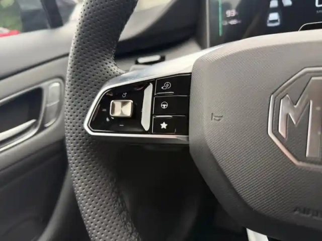 Mg Mg4 premium 64kwh 140kw — photo 11
