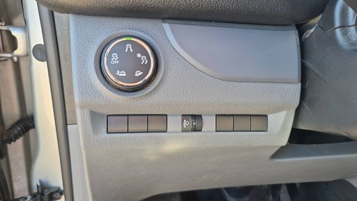 Peugeot Expert Fourgon 2.0 BlueHDi 177 EAT6 - Premium Pack – 2017 – 143631 km – Diesel – Boîte Automatique — photo 5