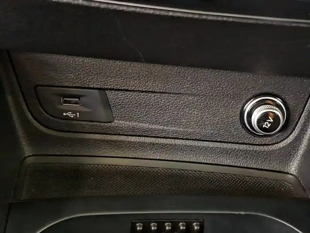 Audi Q2 35 tdi 150 s tronic 7 — photo 32