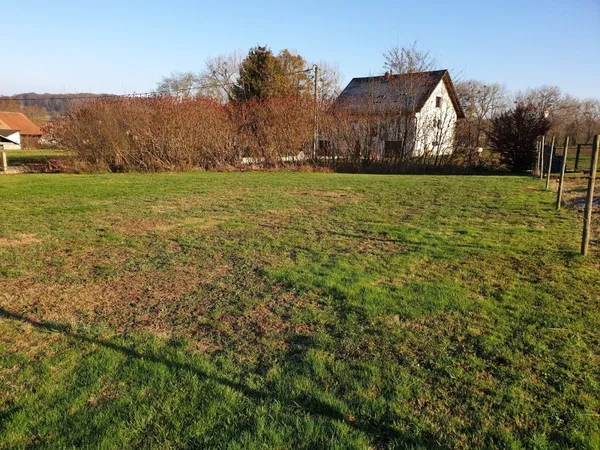 Terrain en individuel 657 m²