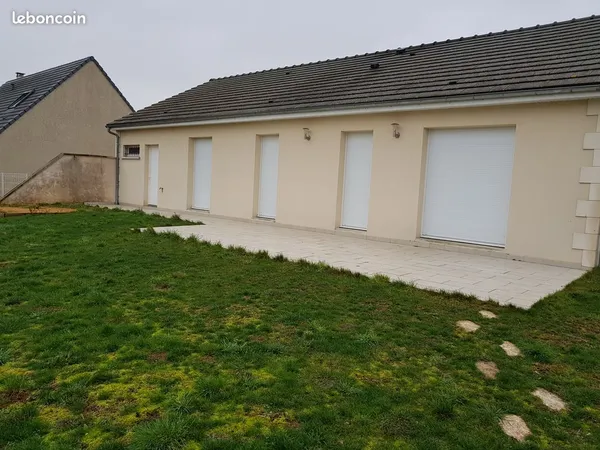 MAISON à louer MONCETZ LONGEVAS