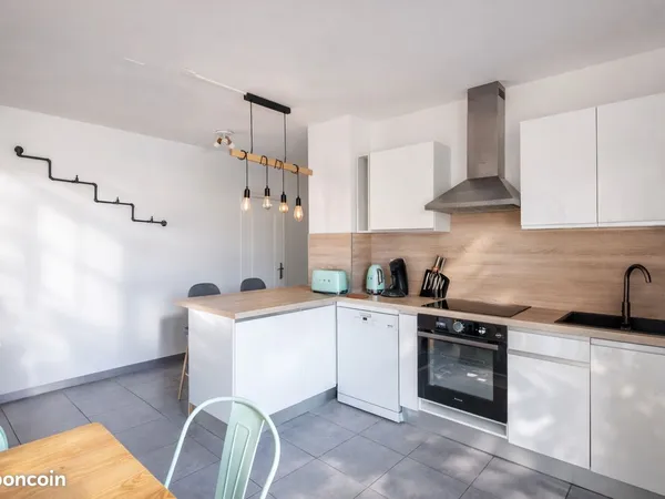 Jolie chambre meublé en colocation - ANNEMASSE