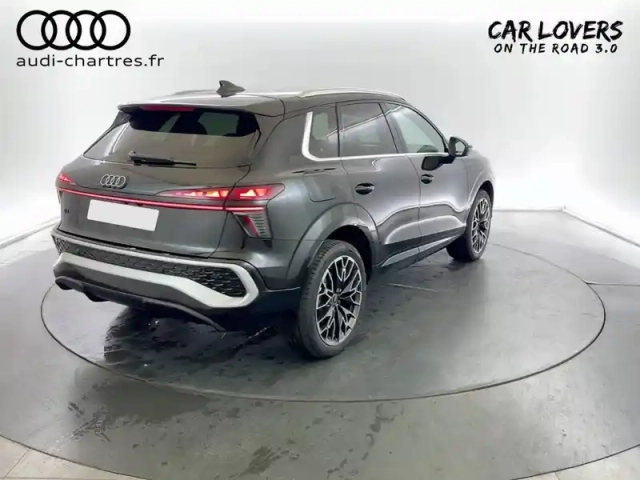 Audi Q3 e-hybrid 272 ch s tronic 6 — photo 4