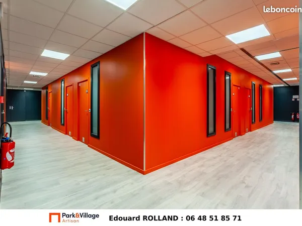 Bureau à louer / Bureau en location / 14 m² / 120 euros / Vidéosurveillance