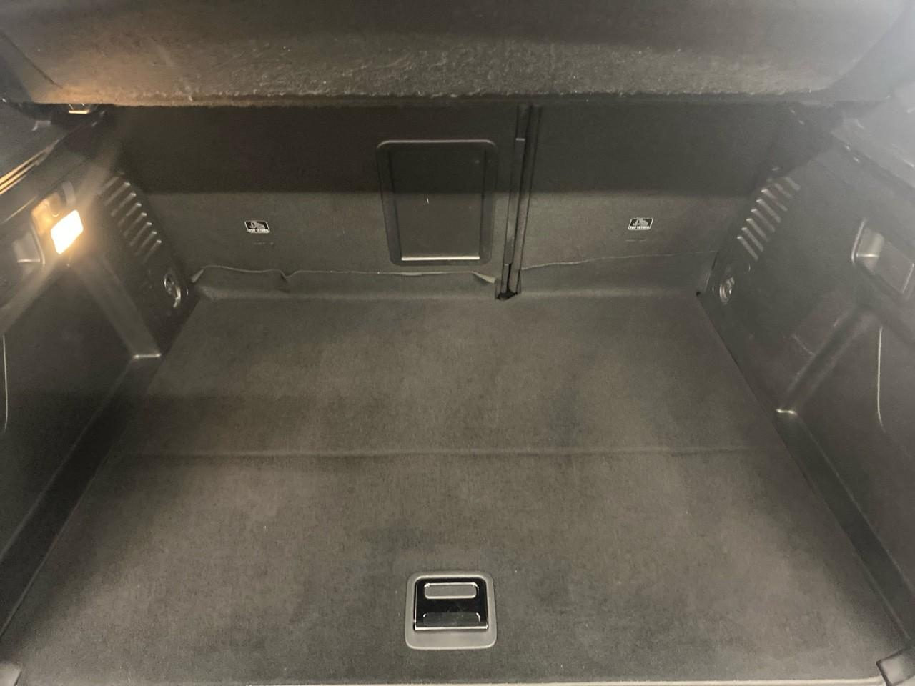 Peugeot 3008 hybrid4 300 e-eat8 gt pack — photo 14