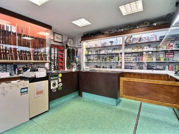 Local commercial 104 m²