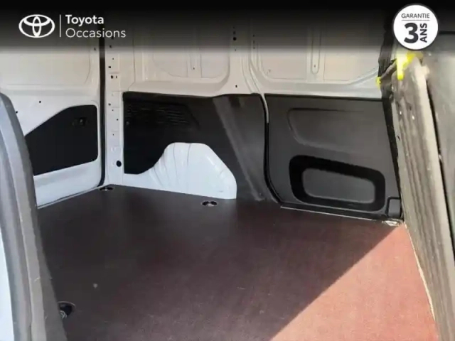 Toyota Proace city medium 130 d-4d business bva rc23 — photo 7