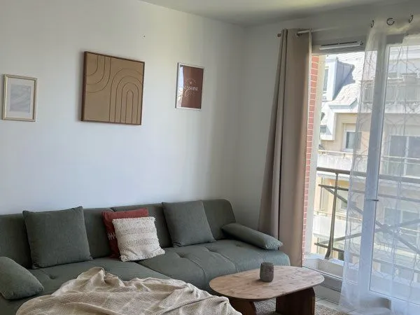 Appartement meublé moderne avec parking et balcon