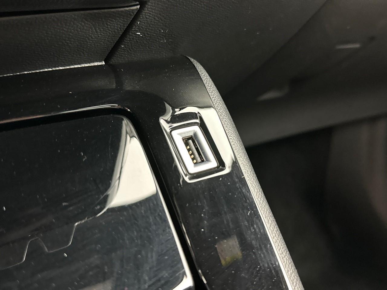 Peugeot 2008 puretech 130 s&s eat8 allure pack — photo 29