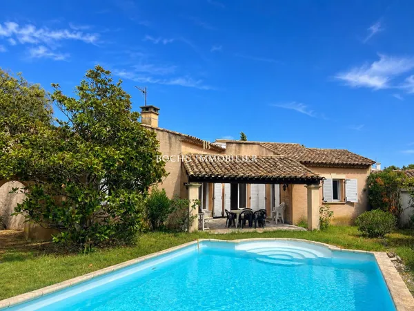 VILLA AVEC PISCINE SUR 1000 M² DE TERRAIN
