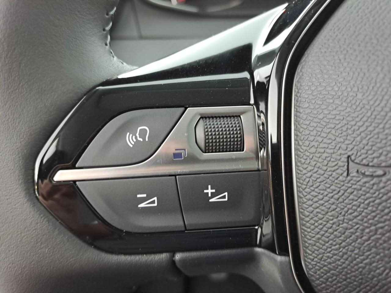 Peugeot 208 100 s&s bvm6 style — photo 25