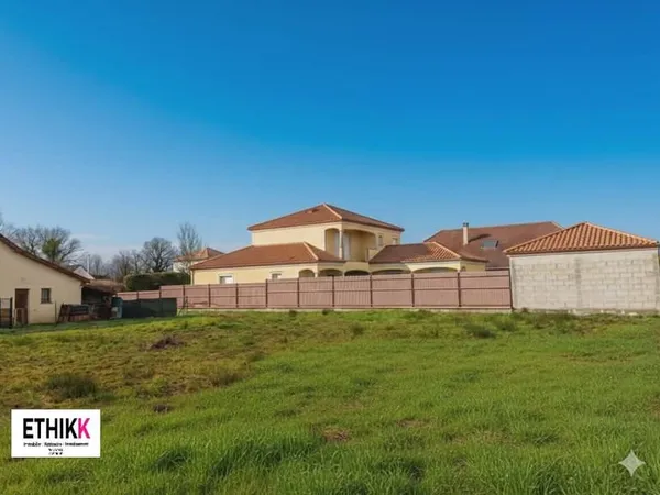 700 M2 ARTIX : TERRAIN À BÂTIR DANS LOTISSEMENT