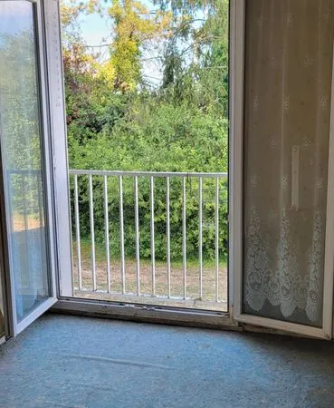 T3 de 76 m² à rénover - Balcon, cave et parking privatif