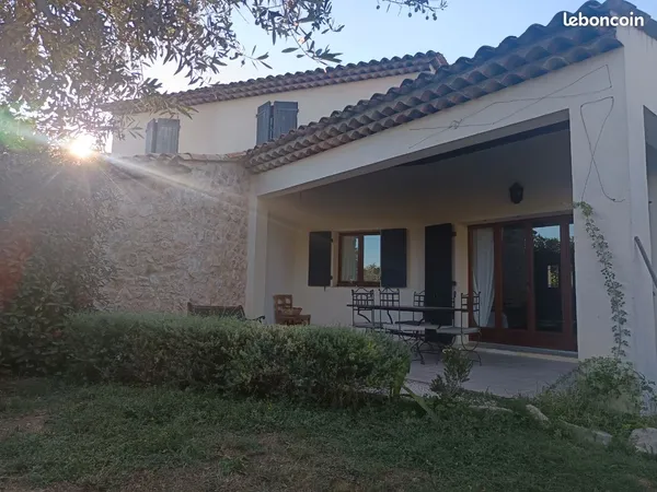 Location temporaire 6 mois - maison meublée - piscine - 3 chambres - 3 salles de bains - proche Soph