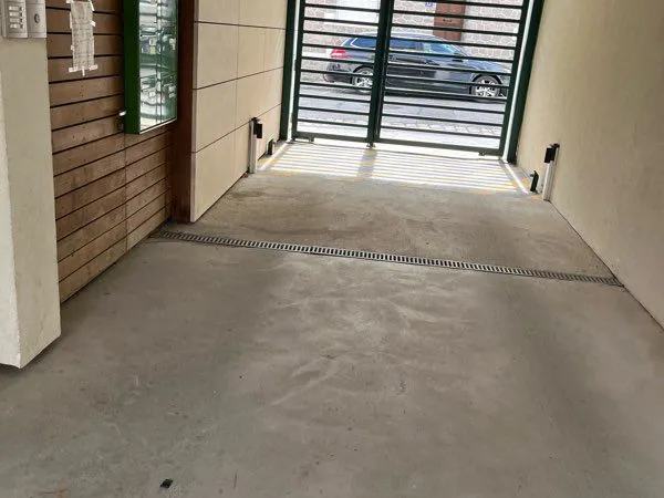 Loue parking très protégé et sécurisé