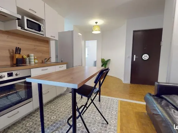 Chambre 4 pièces 53 m²
