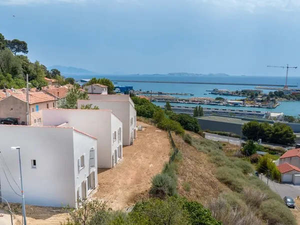 VUE MER L'ESTAQUE VILLA T4 116 m² AVEC TERRAIN 335M² AVEC GARAGE DOUBLE 26M