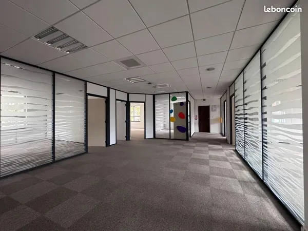 Bureaux 331 m²