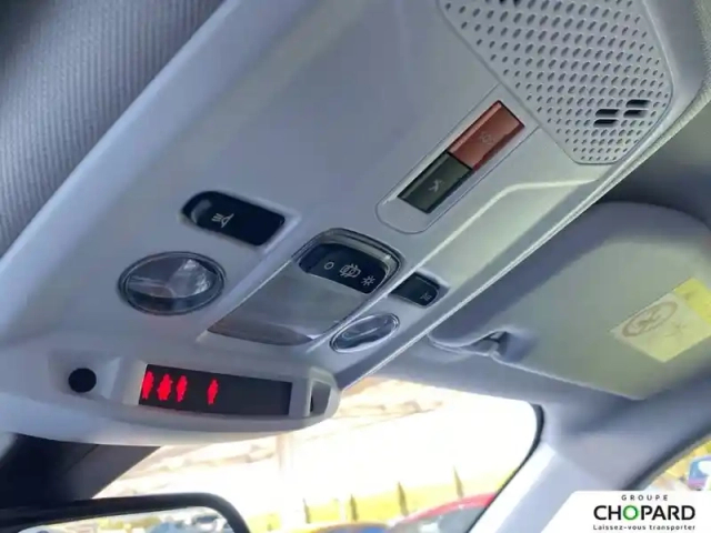 Peugeot 2008 puretech 100 s&amp;s bvm6 — photo 12