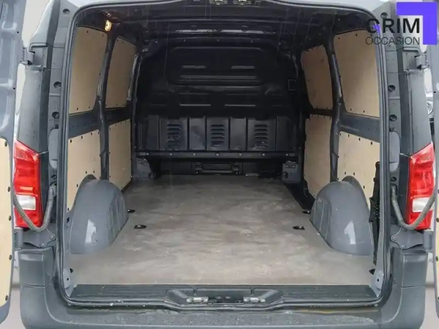 Mercedes Vito fourgon 114 cdi long bva rwd — photo 12