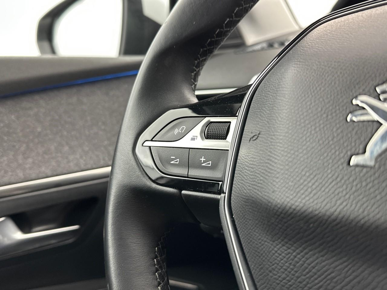 Peugeot 5008 puretech 130ch s&s eat8 allure pack — photo 18