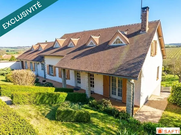 Rare sur Coulanges la Vineuse : Ensemble immobilier avec piscine avec plusieurs investissements loca