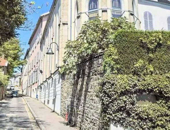 Garage et parking Location Sainte-Foy-lès-Lyon 101€