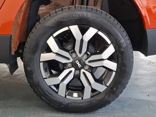 Dacia Duster eco-g 100 4x2 — photo 10