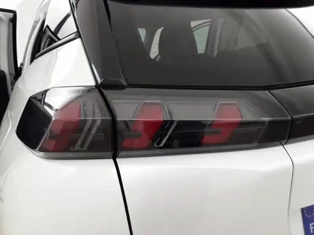 Peugeot 2008 bluehdi 130 s&amp;s eat8 — photo 17