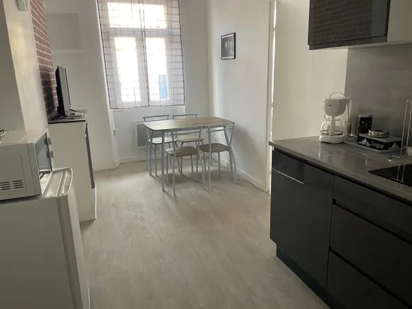 IMMEUBLE ENTIEREMENT RENOVE