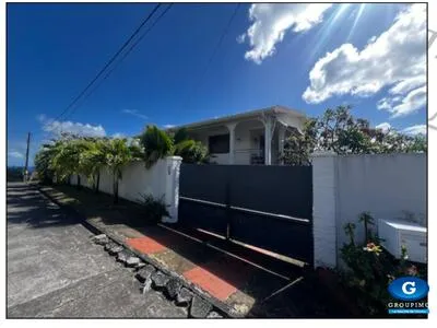 LE PRECHEUR 10 MIN CENTRE DE SAINT PIERRE BELLE VILLA SANS TRAVAUX - COUP DE COEUR