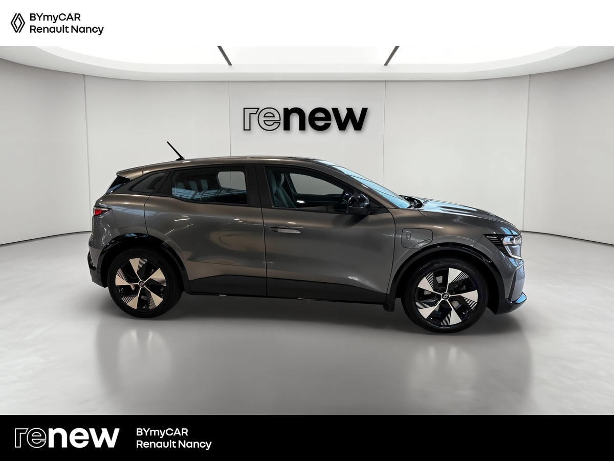 Renault Megane E-Tech EV60 220 ch super charge — photo 6