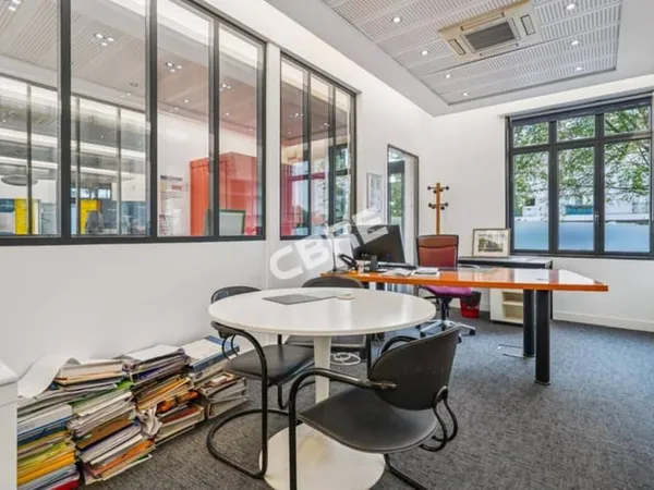 Bureaux 146 m²