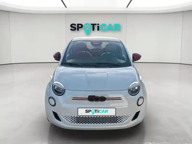 Fiat 500 e 118ch (red) my23 — photo 10