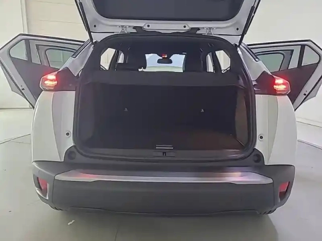 Peugeot 2008 electrique 54 kwh 156 ch — photo 27