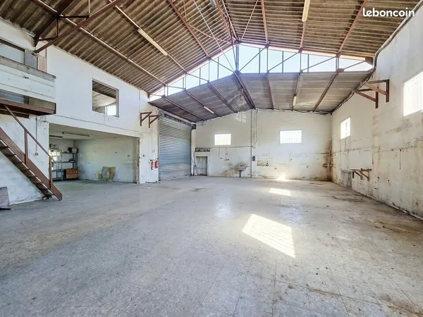 ENTREPOT - LOGISTIQUE 456 m² ROQUEBRUNE SUR ARGENS