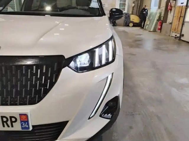 Peugeot 2008 puretech 130 s&amp;s bvm6 gt — photo 14