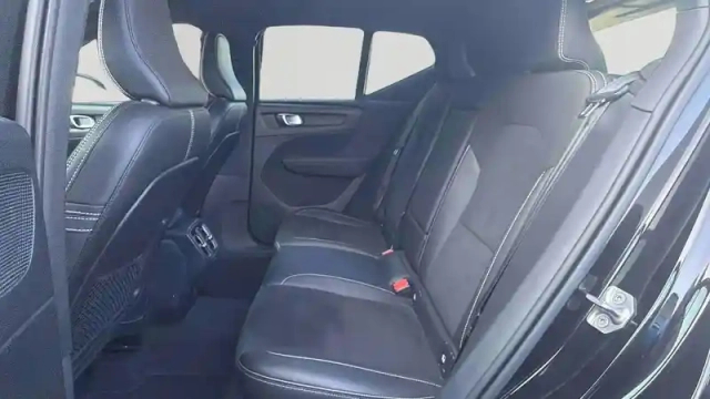 Volvo Xc40 t2 129 ch — photo 18