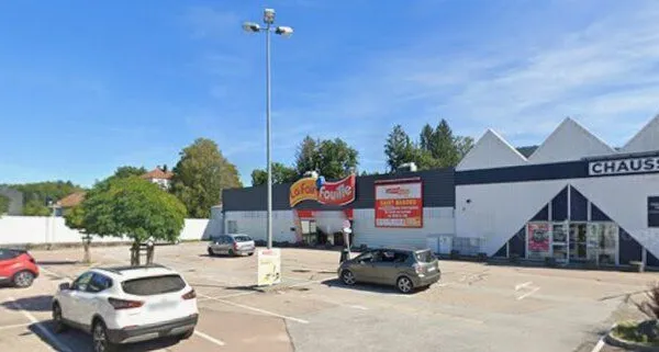 Bâtiment 1 242 m²