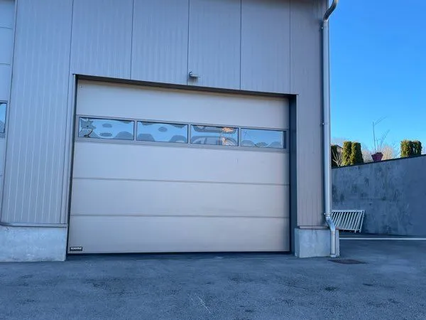 Local commercial /garage/activité professionnelle