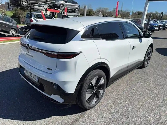 Renault Megane e-tech 220 ch autonomie confort gsr2 — photo 5
