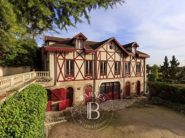 Maison 8 pièces 197 m²
