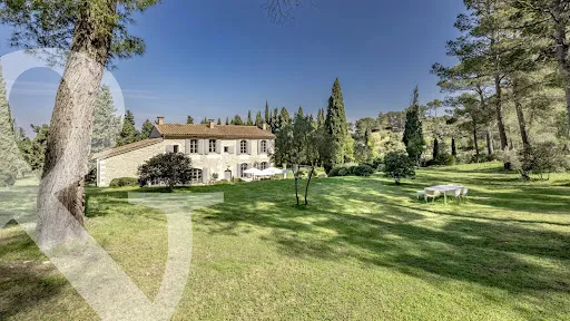 Maison 6 pièces 232 m²