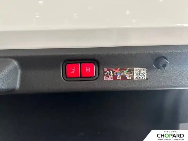 Mercedes Eqe 300 — photo 62