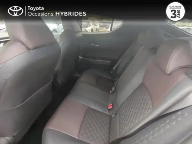 Toyota C-Hr 122h distinctive 2wd e-cvt rc18 — photo 12