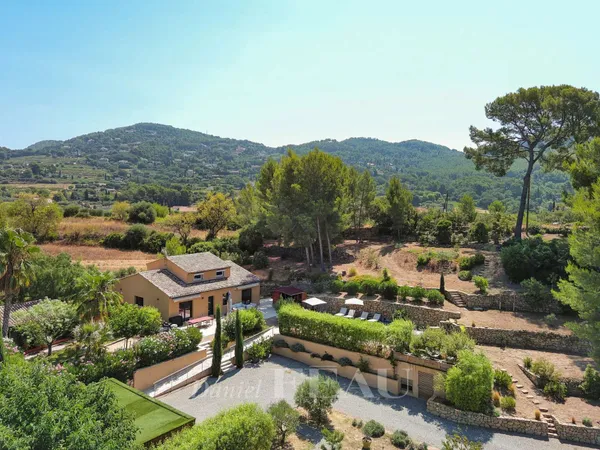 Maison 10 pièces 156 m²